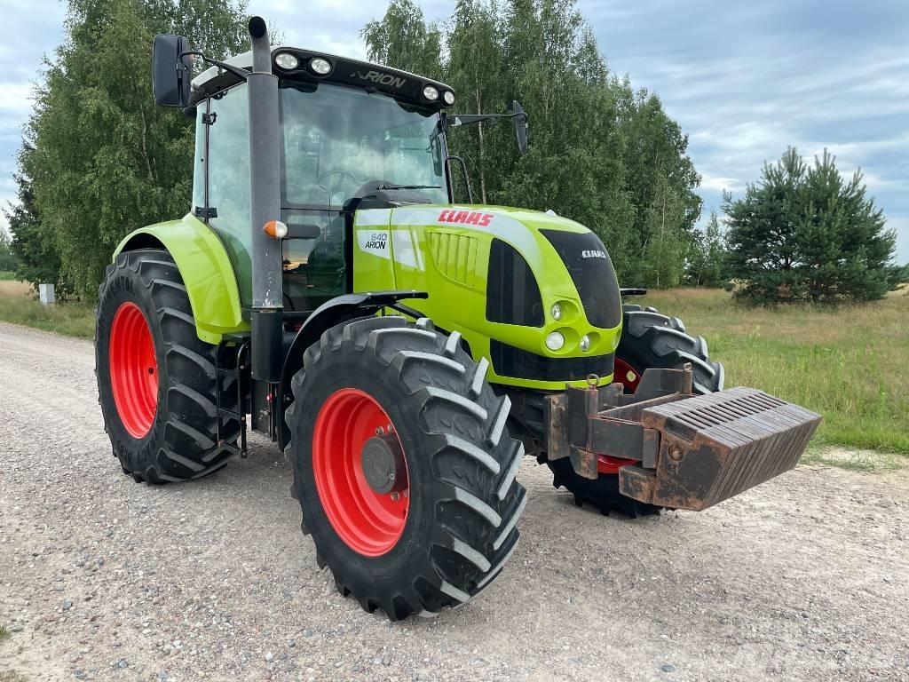 CLAAS Arion 640 الجرارات