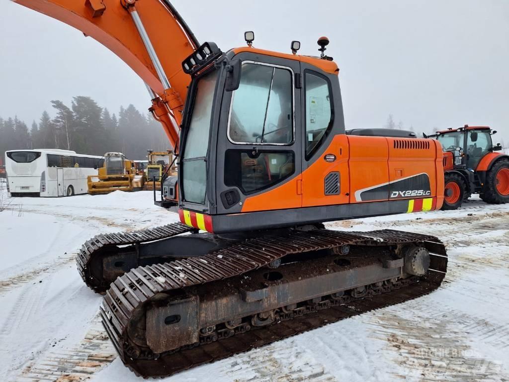 Doosan DX 225 LC حفارات زحافة