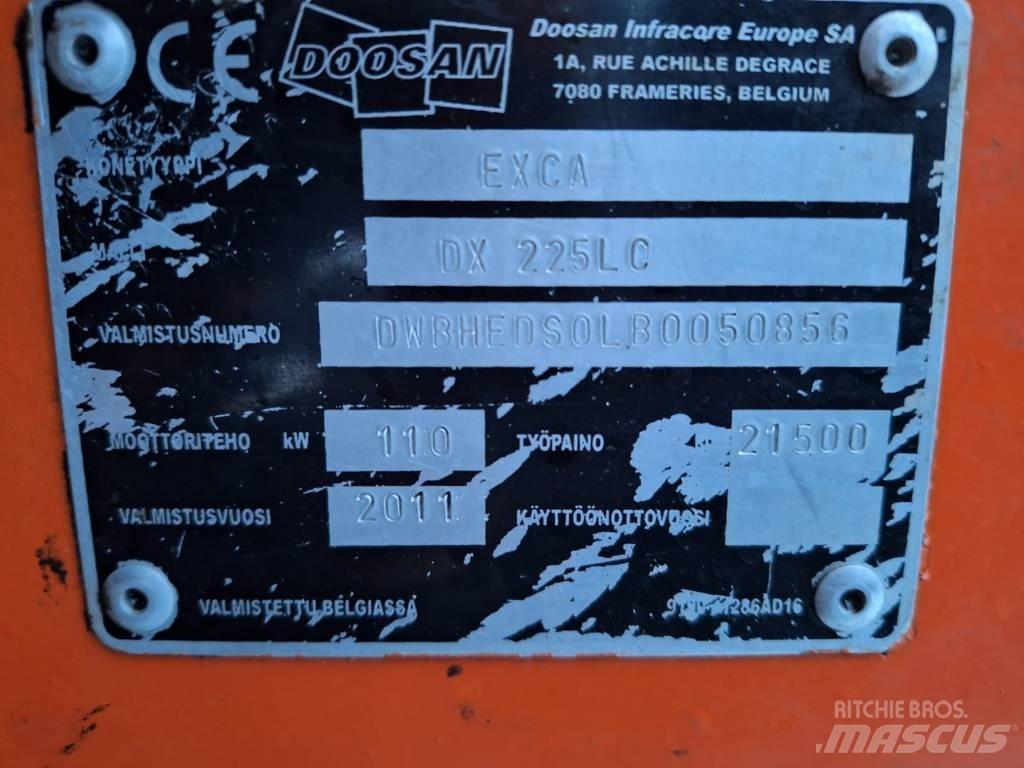 Doosan DX 225 LC حفارات زحافة