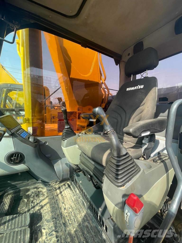 Komatsu PC 450 LC-8 حفارات زحافة