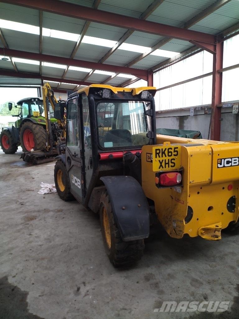 JCB 525-60 مناولات متداخلة
