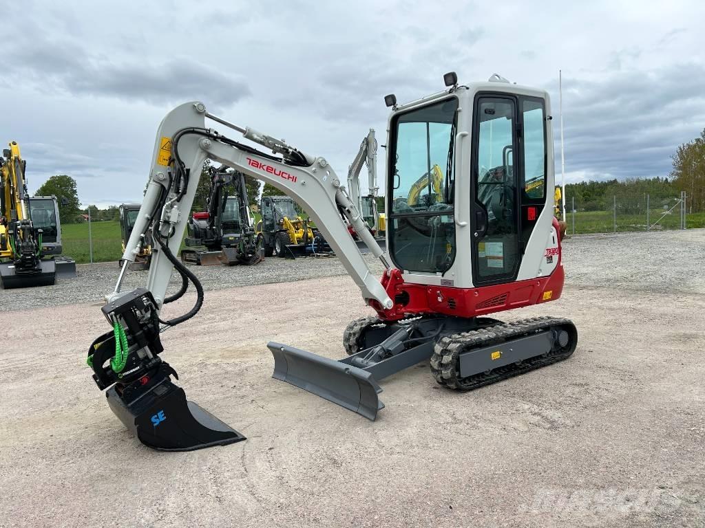 Takeuchi TB320 حفارات صغيرة أقل من 7 طن (حفارات صغيرة)