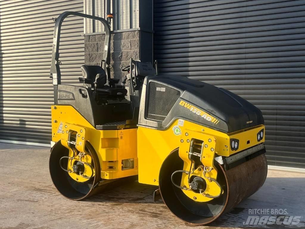 Bomag BW 138 AD مداحل ثنائية الاسطوانة