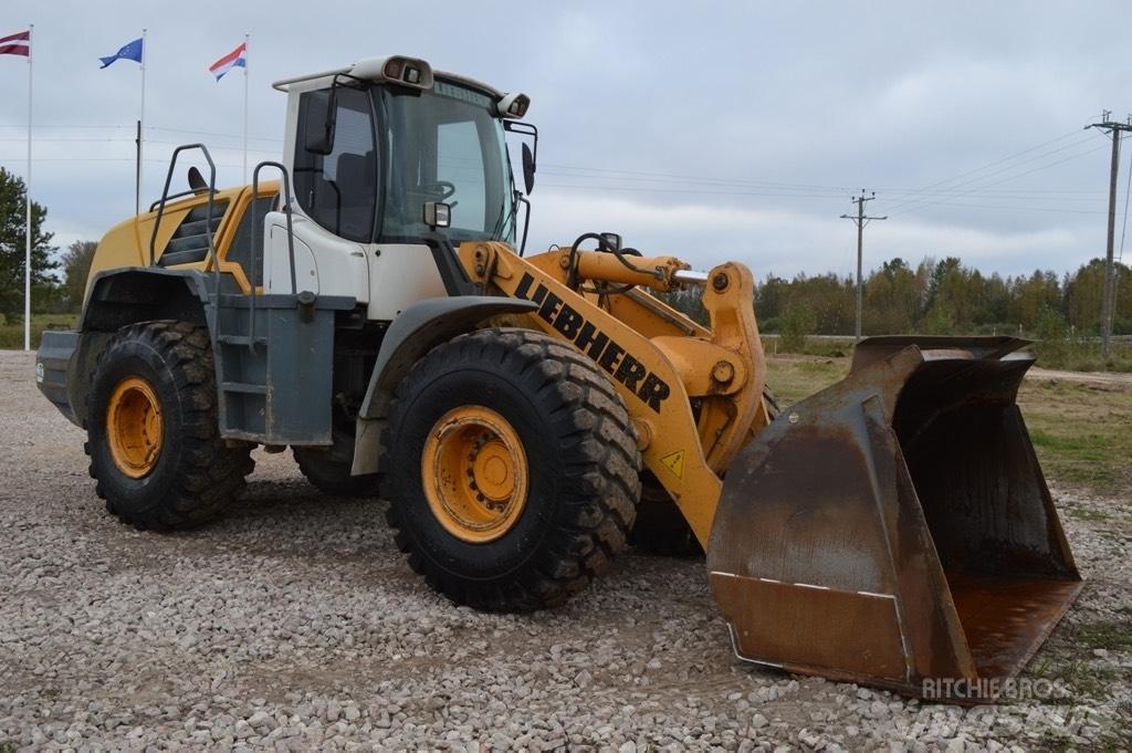 Liebherr 556 2plus2 حاملات أدوات