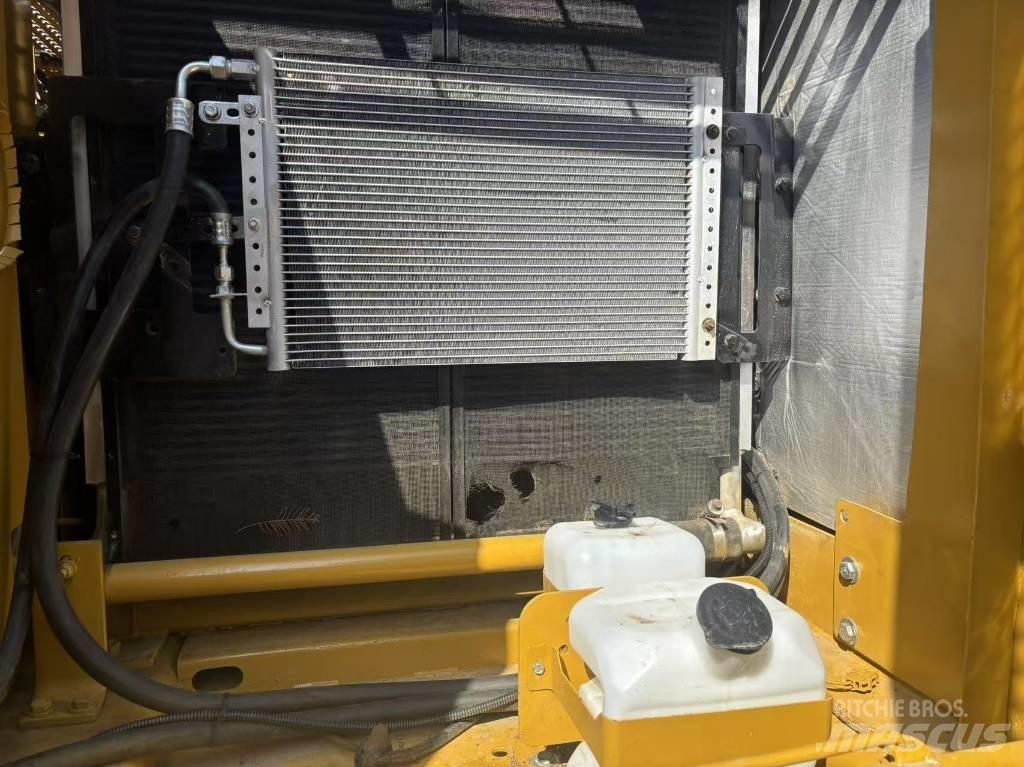 CAT 320 C L حفارات زحافة
