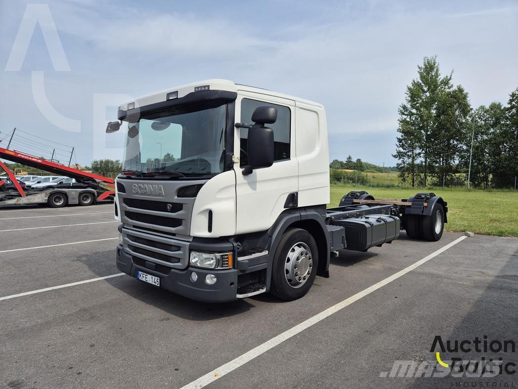 Scania P 450 شاحنات بمقصورة وهيكل