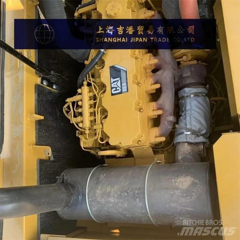 CAT 320 حفارات زحافة