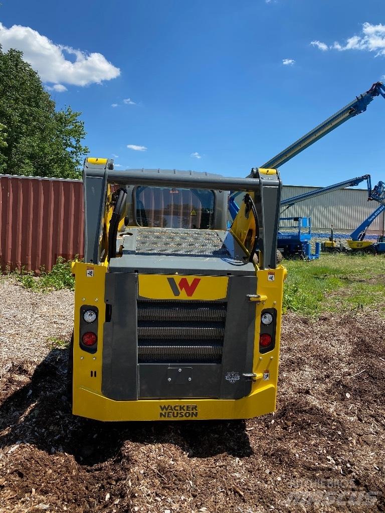 Wacker Neuson SW21 لوادر انزلاقية التوجيه