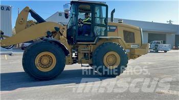 CAT 938M لوادر بعجل