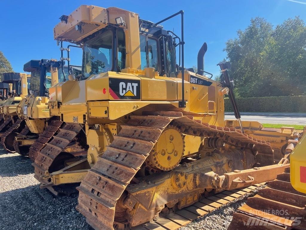 CAT D6T LGP بلدوزرات مجنزرة