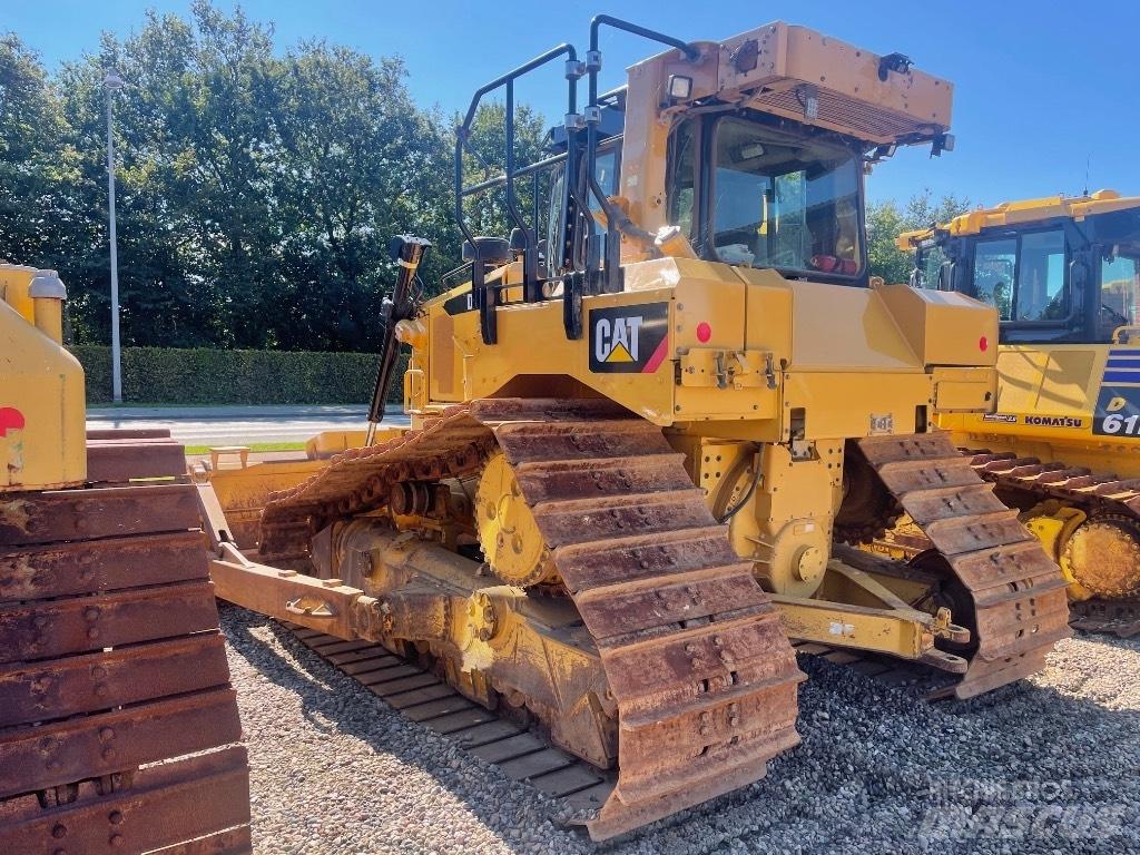 CAT D6T LGP بلدوزرات مجنزرة