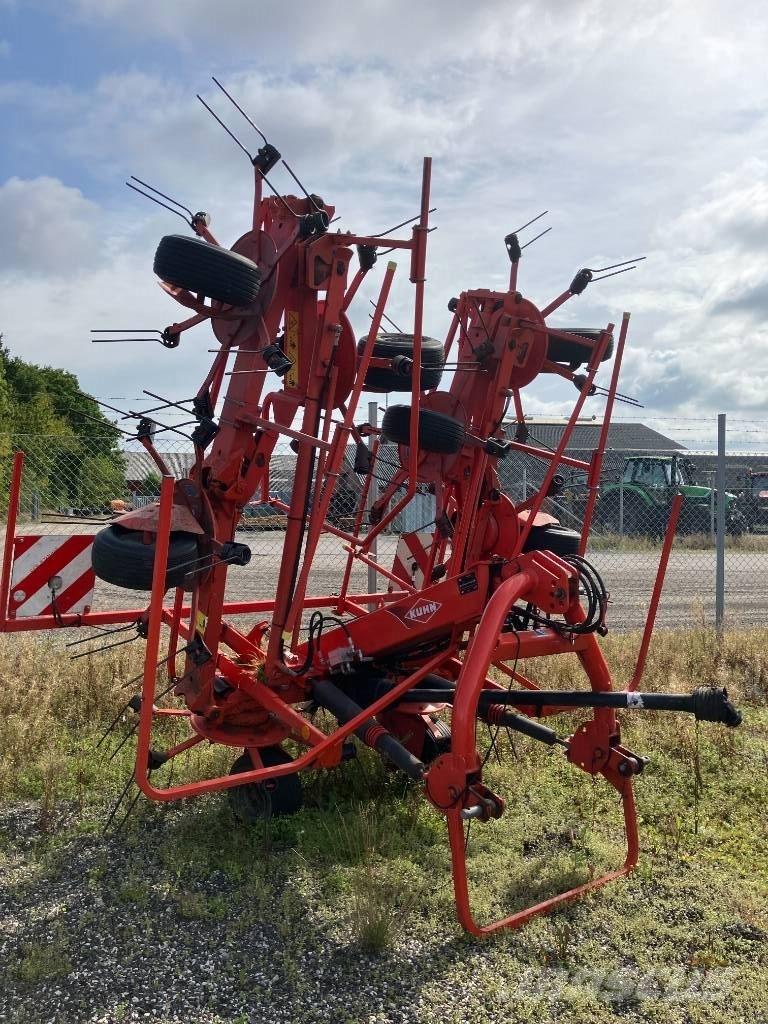 Kuhn GF 8702 مكابس وميبسات التبن