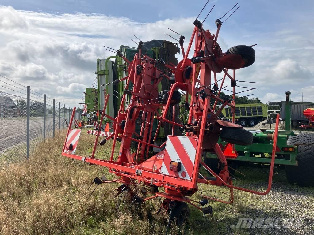 Kuhn GF 8702 مكابس وميبسات التبن