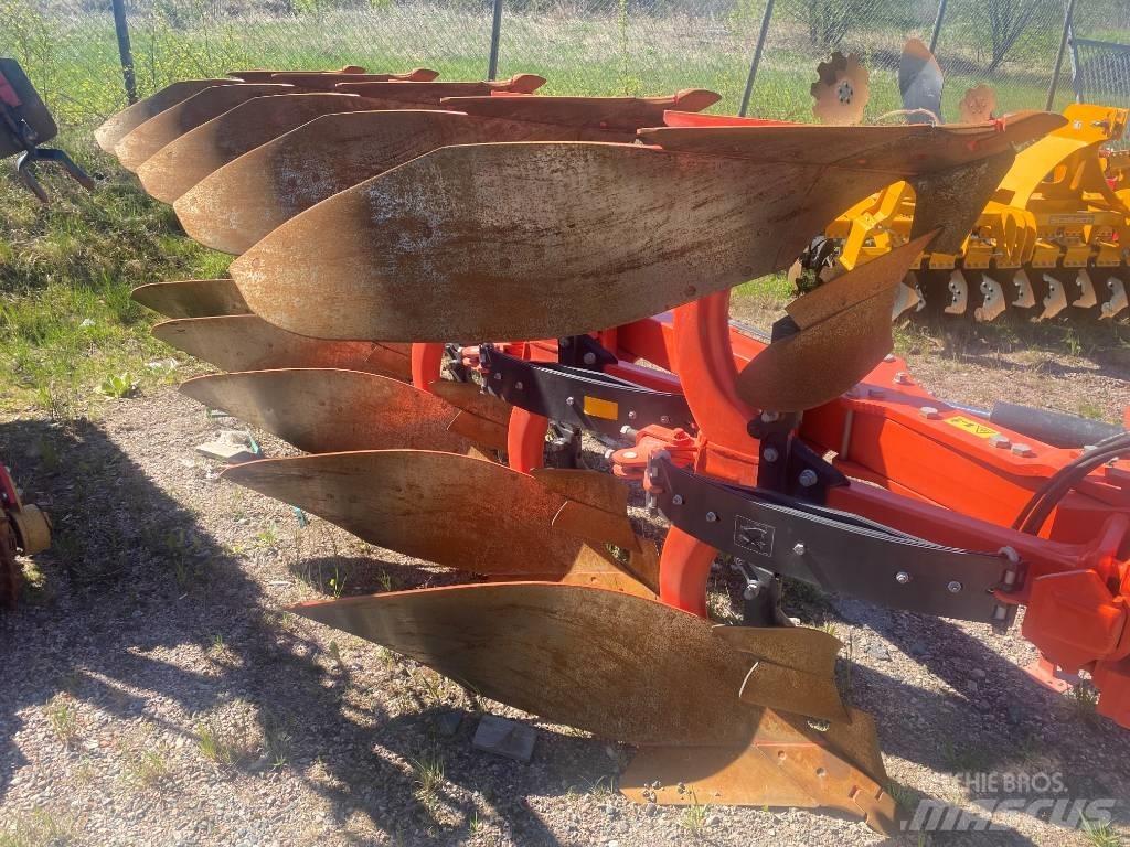 Kubota RM 300 SV محاريث عكسية