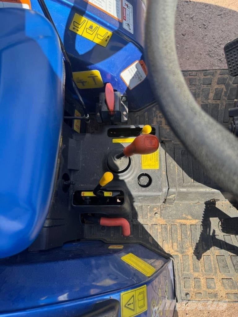 Solis S26 4WD جرارات مدمجة