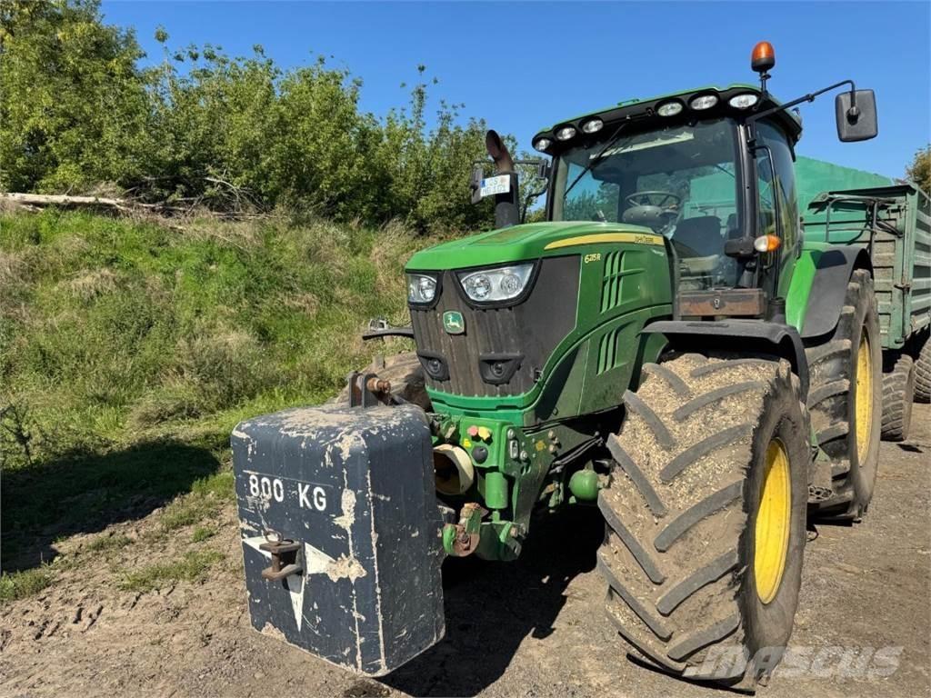 John Deere 6215 R الجرارات