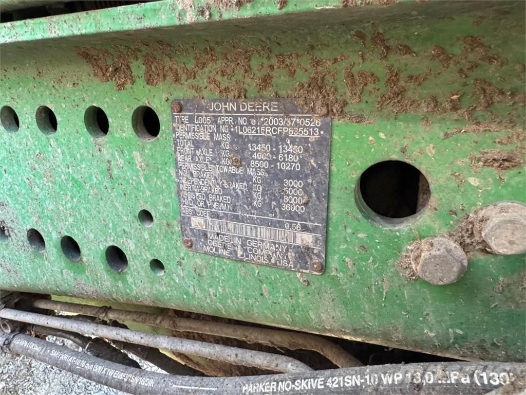 John Deere 6215 R الجرارات