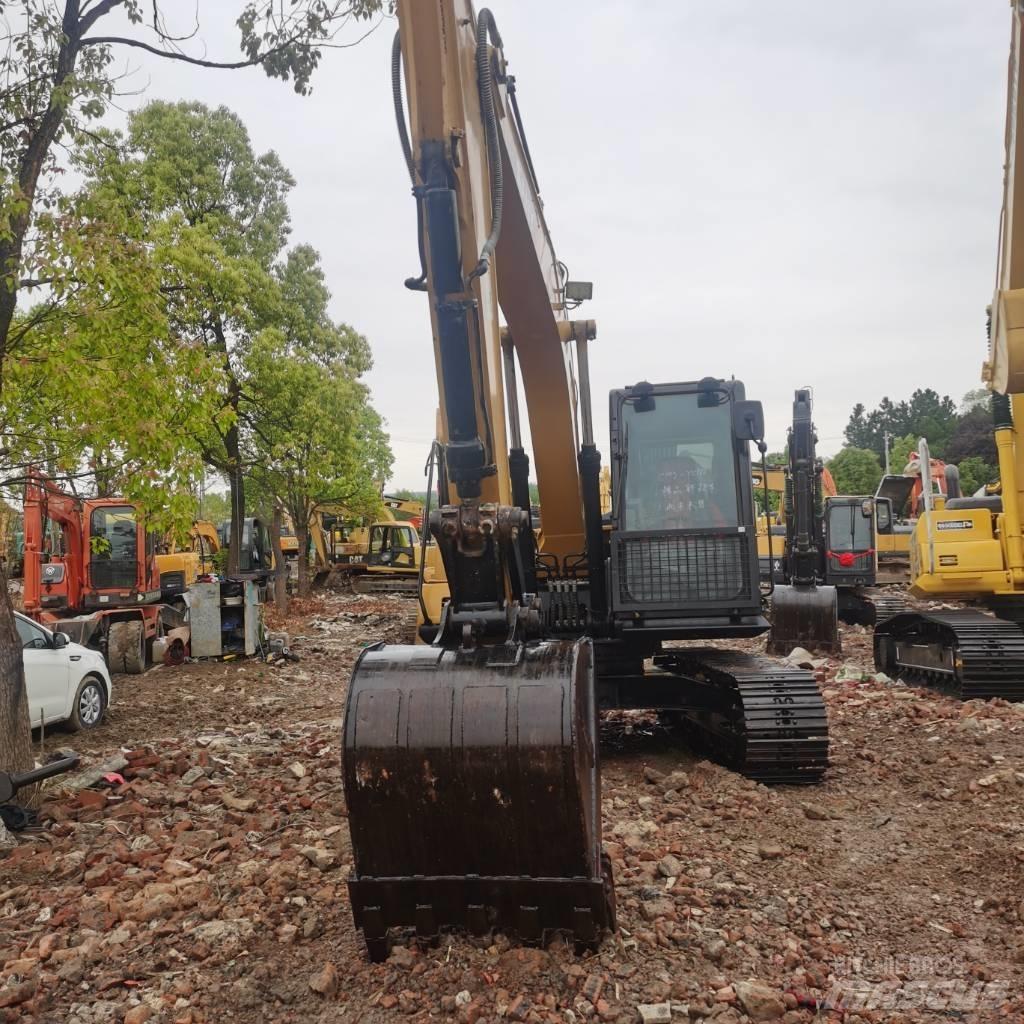 Sany SY 155 C حفارات زحافة