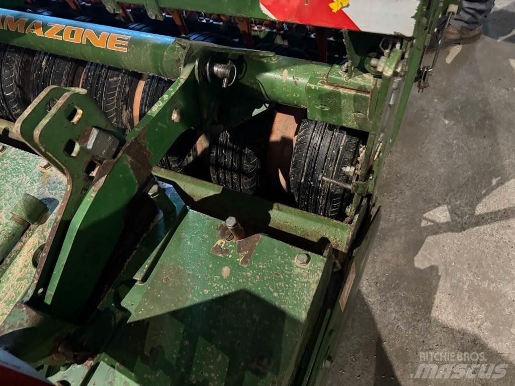 Amazone AD P 402 مثاقيب