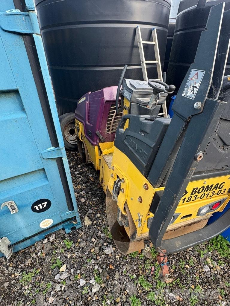 Bomag BW 80 AD-5 مداحل ثنائية الاسطوانة