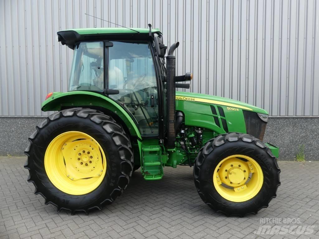 John Deere 5090 R الجرارات