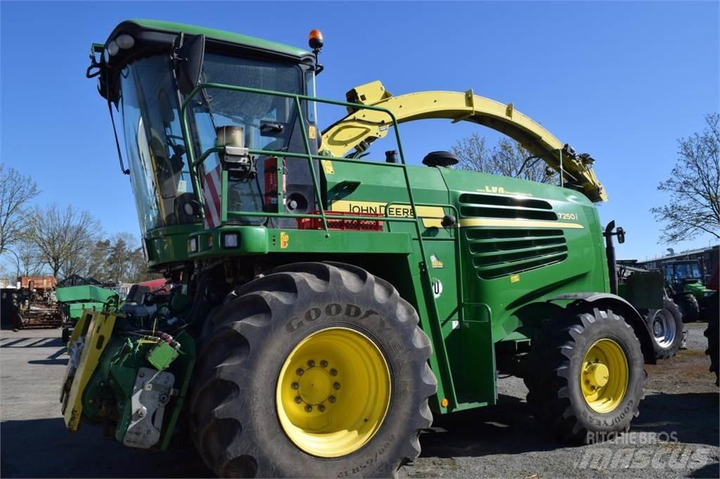 John Deere 7250 i علافات ذاتية الدفع