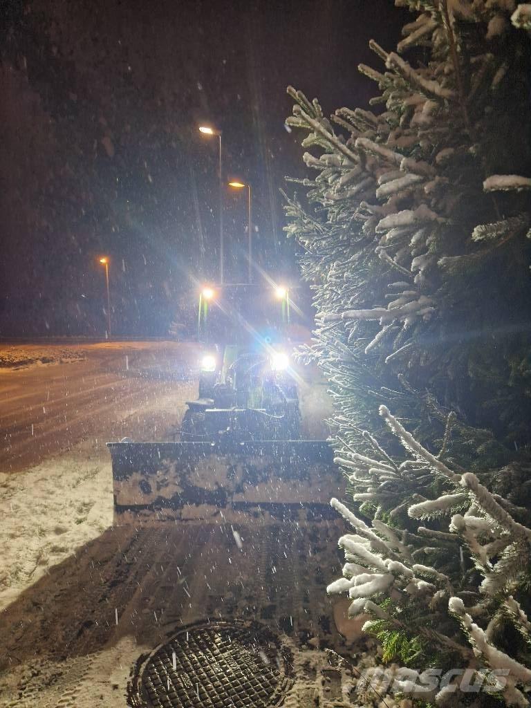 Avant 530 لوادر صغيرة