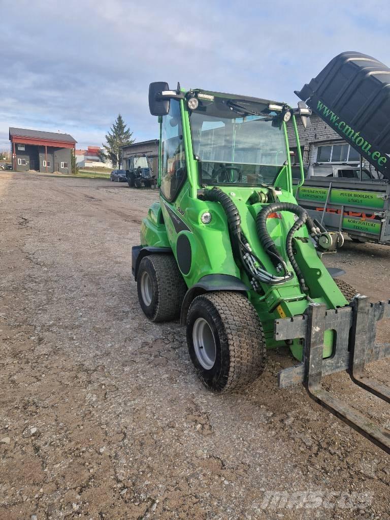 Avant 530 لوادر صغيرة