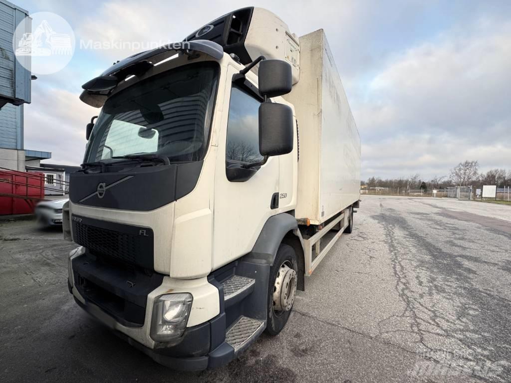 Volvo FL 250 شاحنات بدرجة حرارة قابلة للضبط