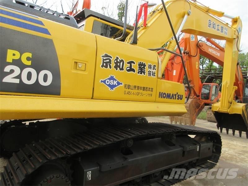 Komatsu PC 200-8N1 حفارات زحافة