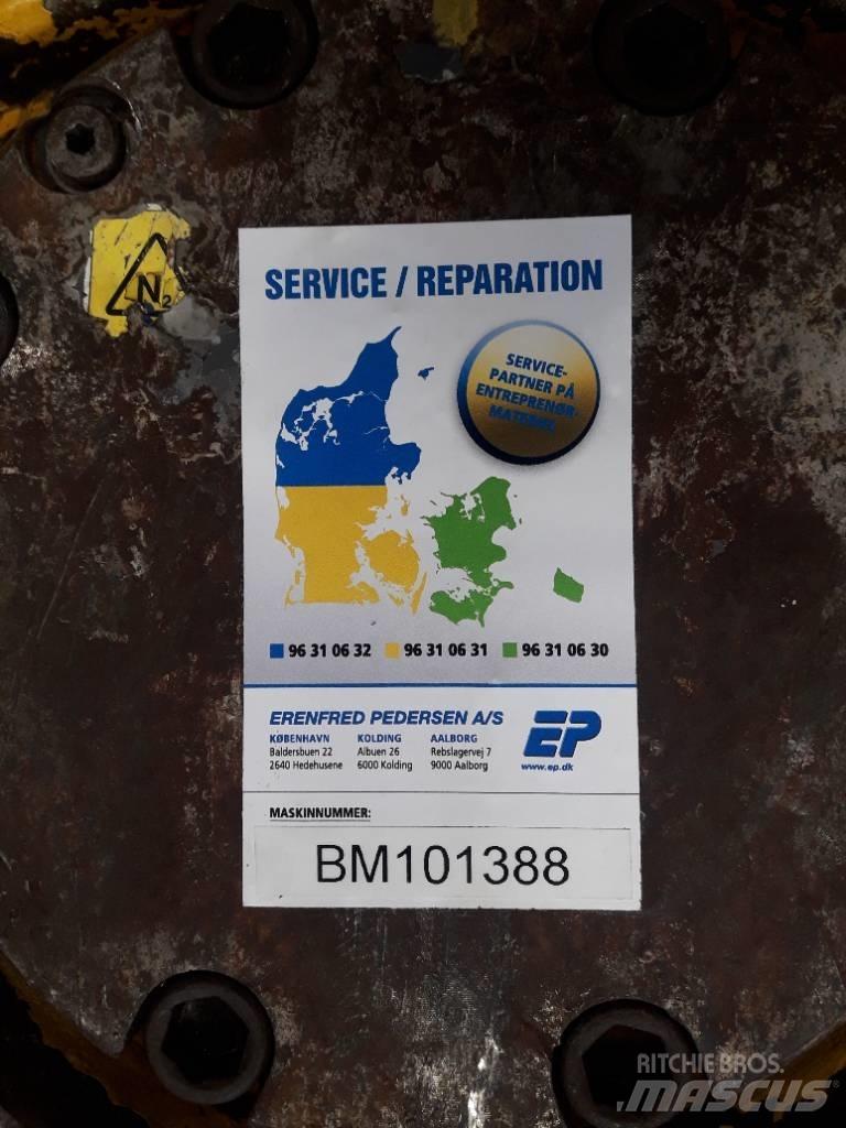 Atlas Copco SB 450 مطارق / كسارات