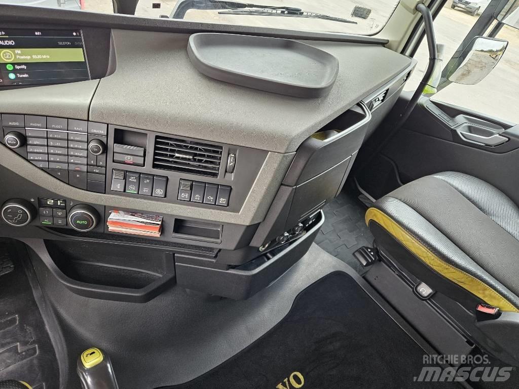 Volvo FH 16 6x2 550 وحدات الجر