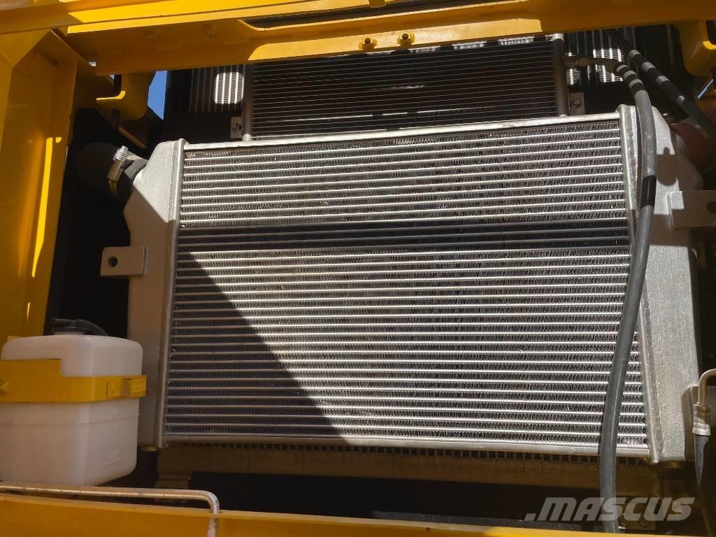 Komatsu PC 360 حفارات زحافة