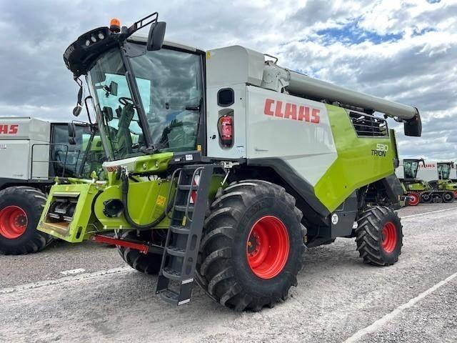 CLAAS TRION 530 حصادات