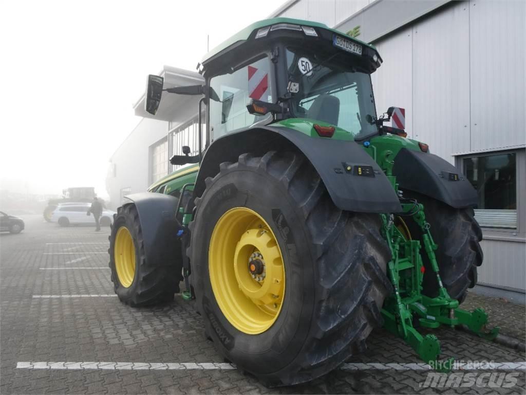 John Deere 8R 370 الجرارات