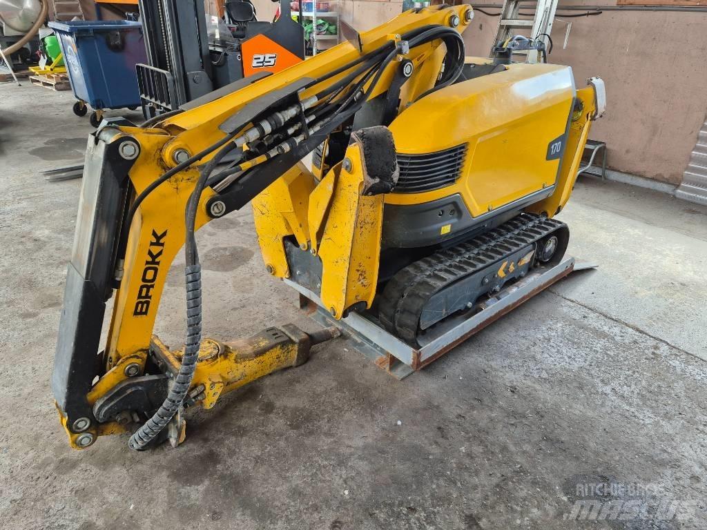 Brokk 170 حفارات هدم