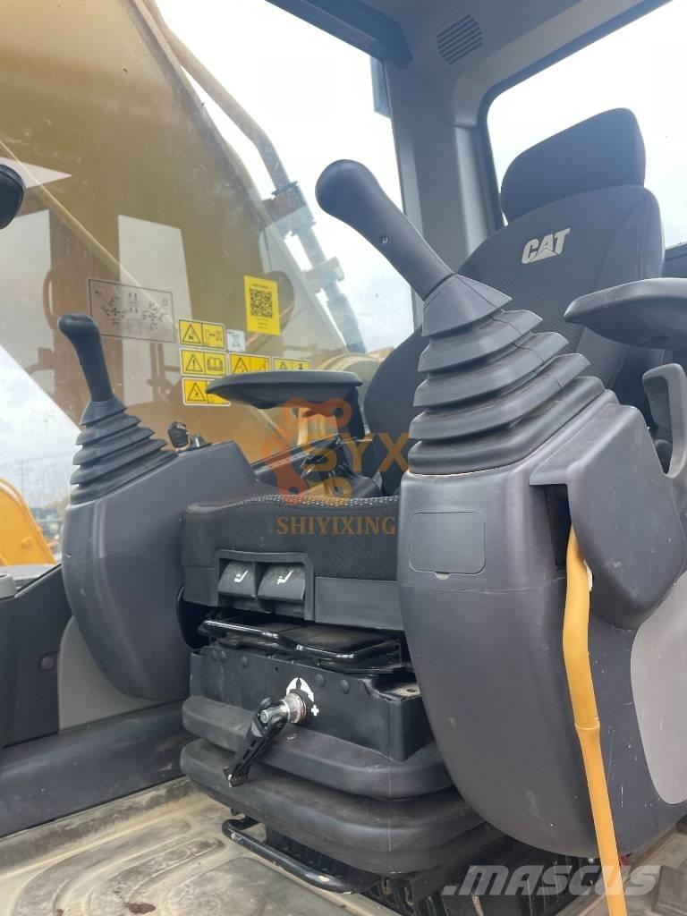 CAT 349 D2 حفارات زحافة