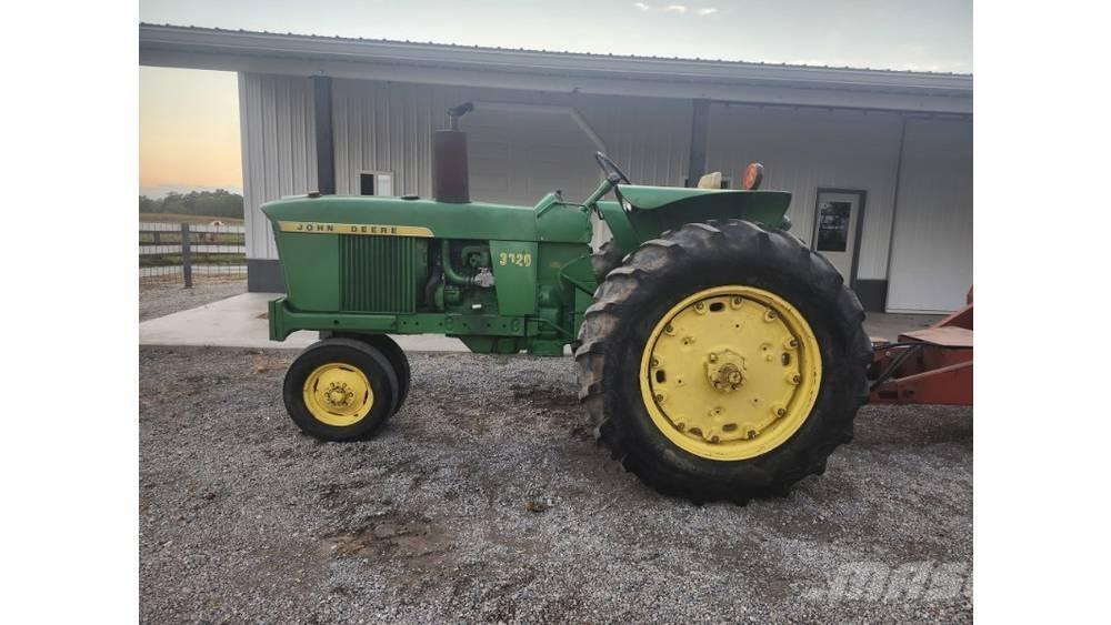 John Deere 3020 الجرارات