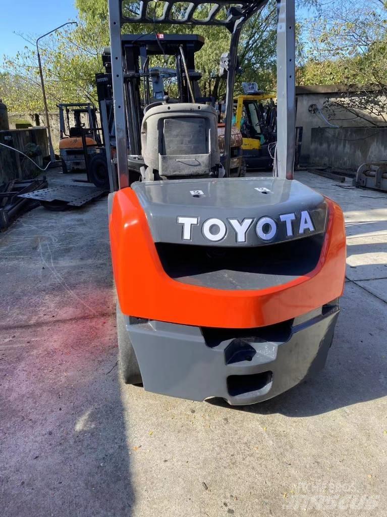 Toyota FD 30 شاحنات الديزل