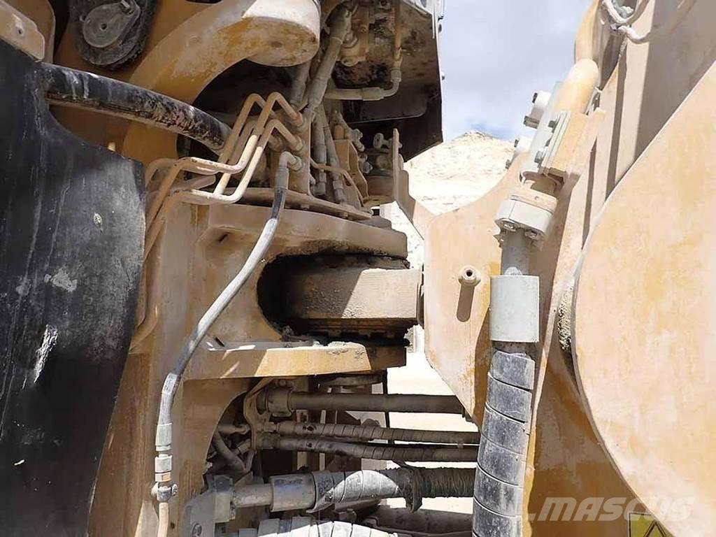 CAT 988K لوادر بعجل