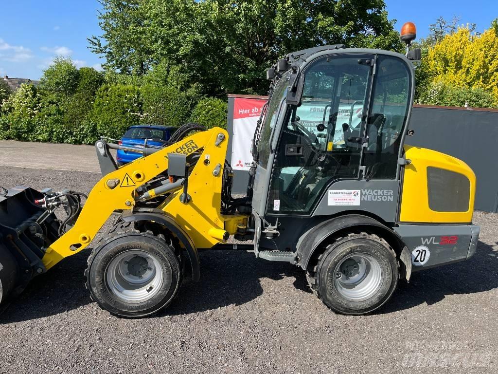 Wacker Neuson WL 32 لوادر بعجل
