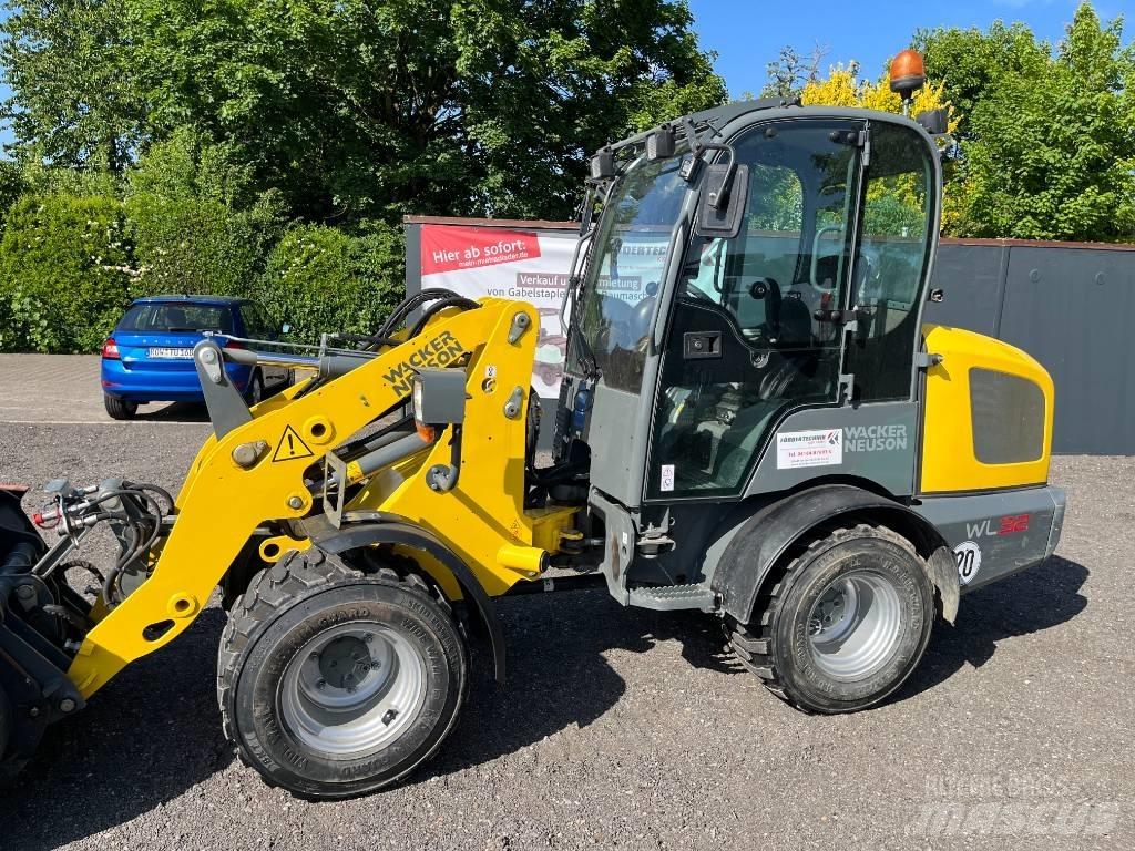 Wacker Neuson WL 32 لوادر بعجل