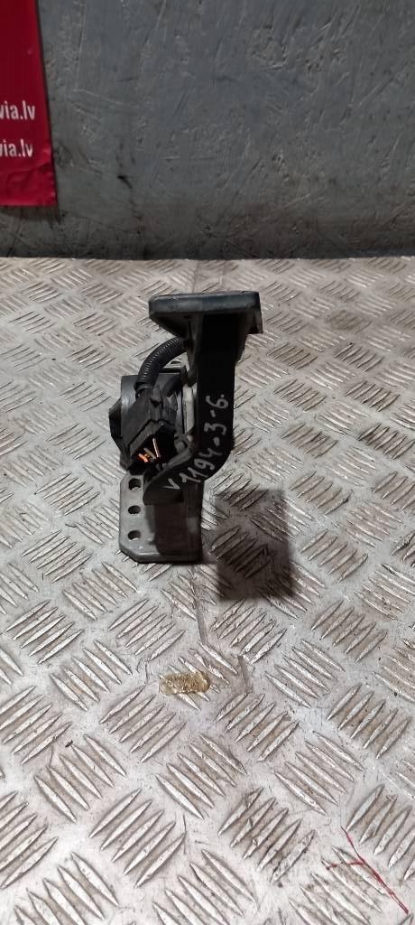 Volvo FH 13  3980492 كابينة والداخلية