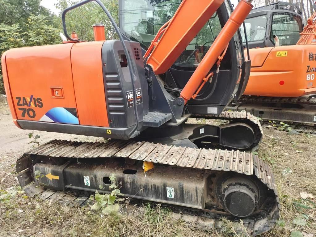 Hitachi ZX 70 حفارات وسط 7 طن - 12 طن