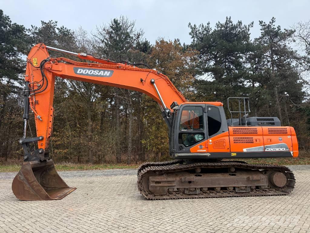 Doosan DX 300 LC حفارات زحافة