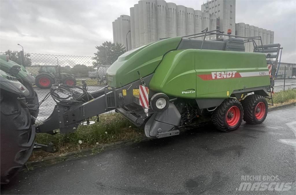 Fendt 1290 S محزمات مربعة