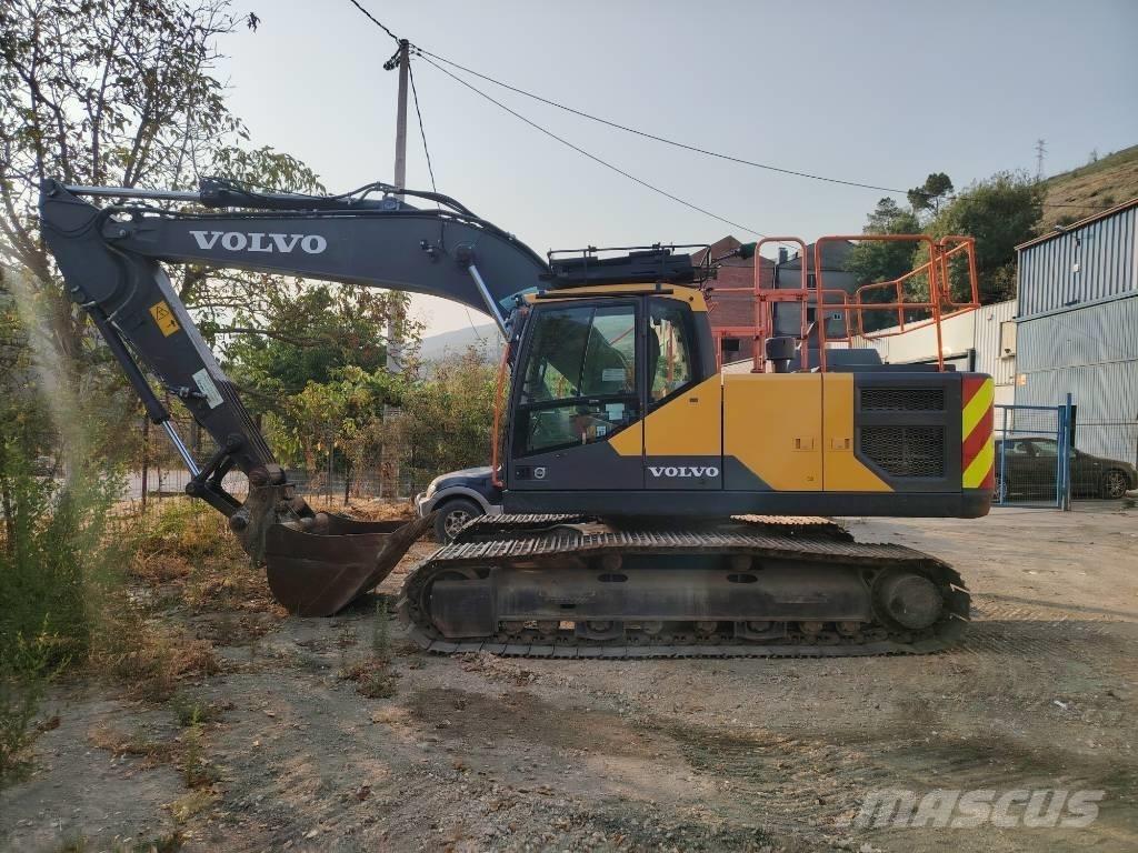Volvo EC 220 E حفارات زحافة
