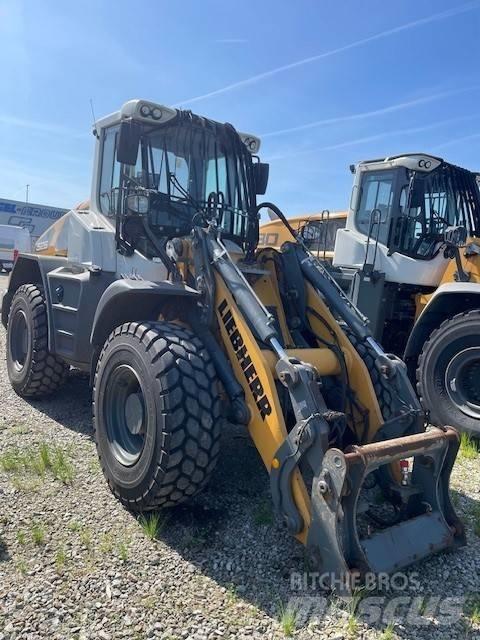 Liebherr L 526 لوادر بعجل
