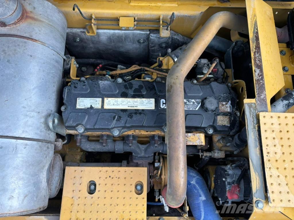 CAT 336 D L حفارات زحافة