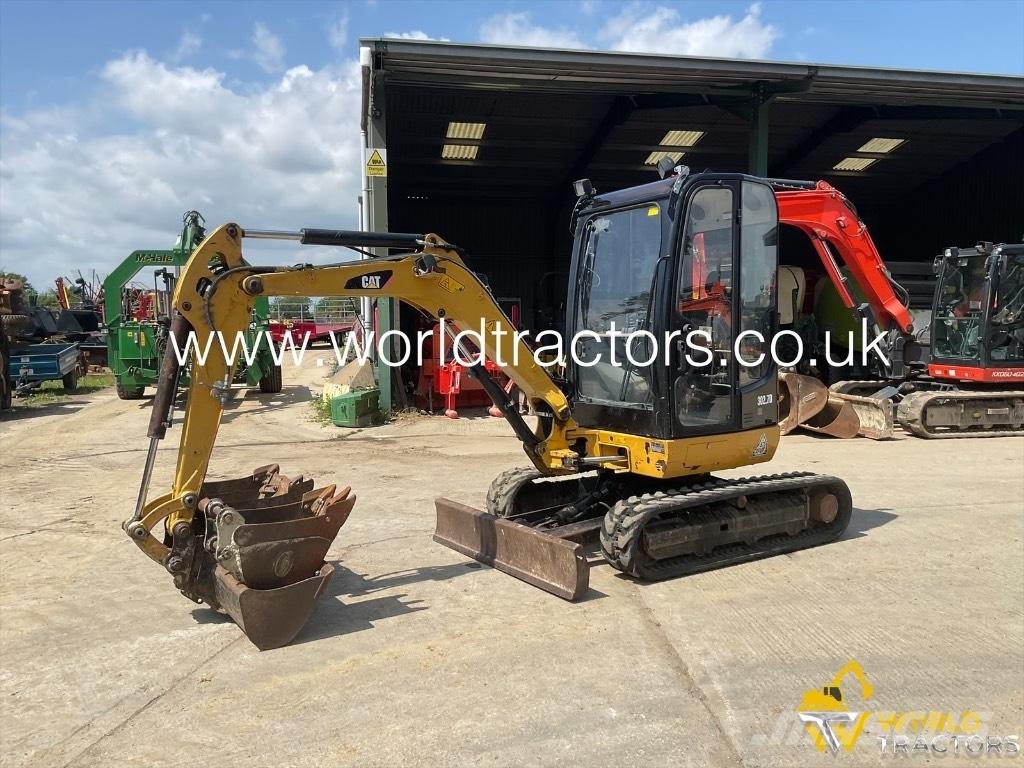 CAT 302.7 D حفارات صغيرة أقل من 7 طن (حفارات صغيرة)
